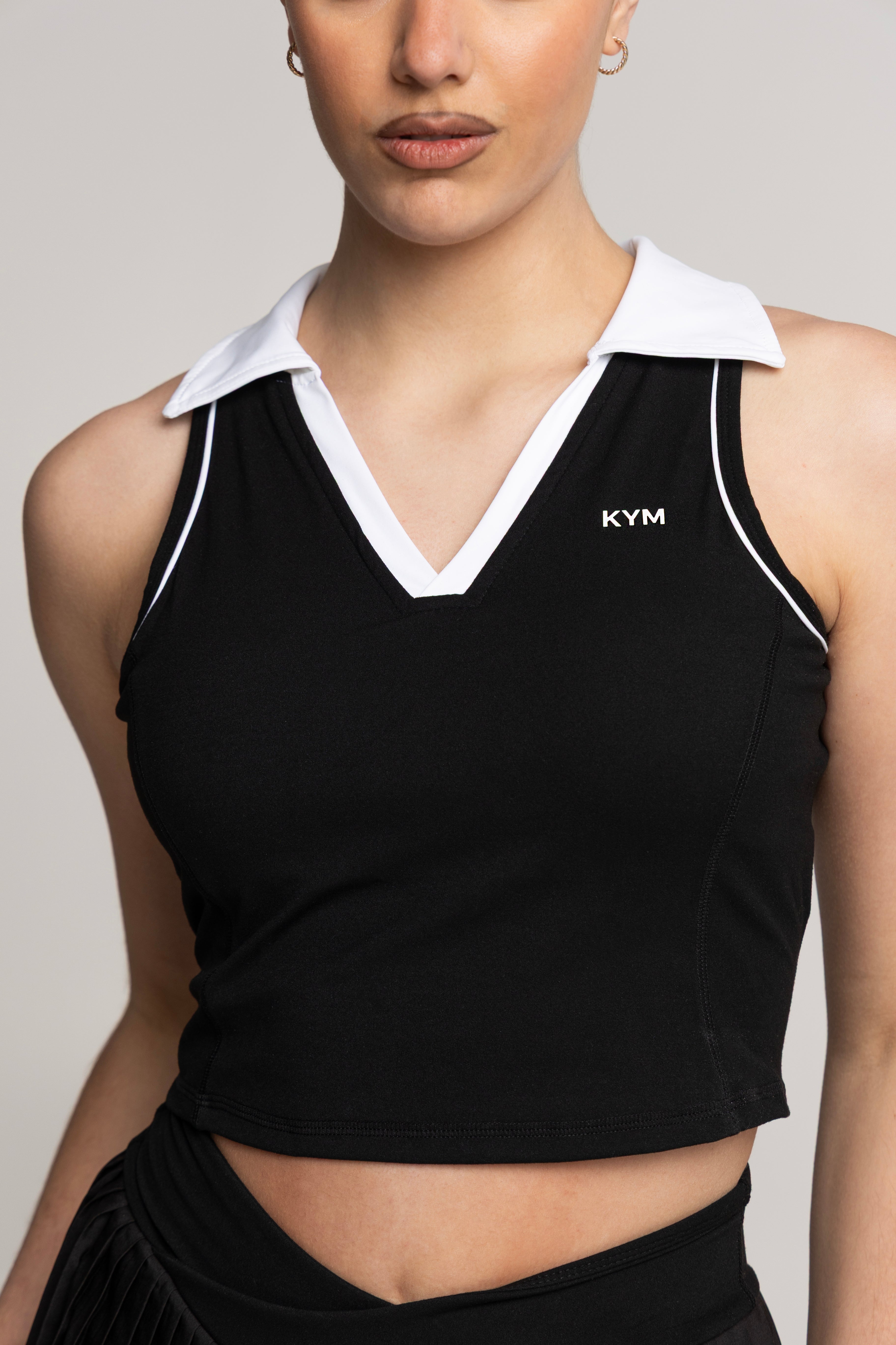 Μαύρο Crop Τοπ με Λευκό Γιακά - SPB6538