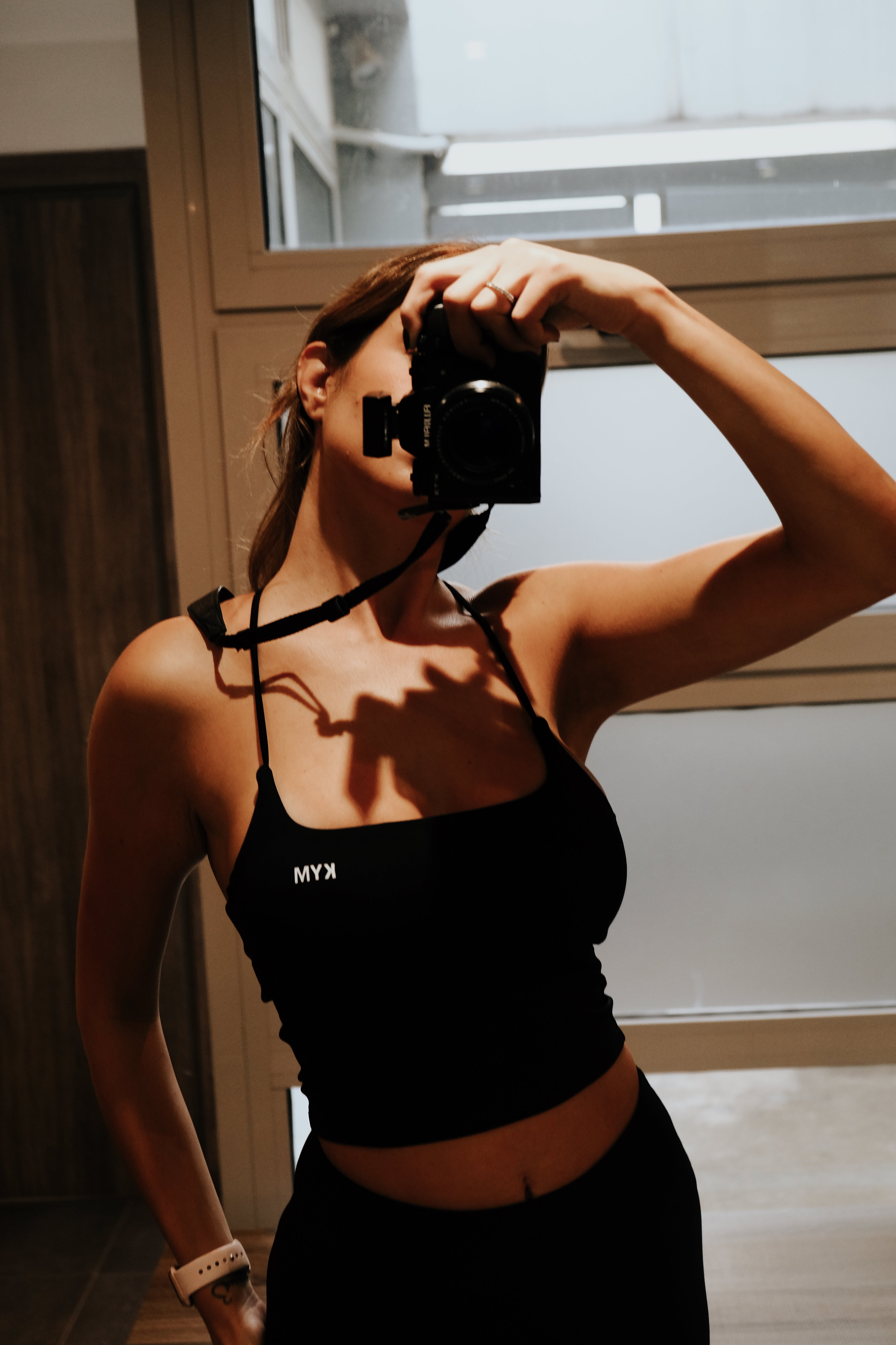 Αθλητικό Τοπ με Ενίσχυση KYM - Μαύρο & Μπεζ 0018